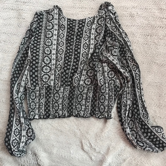 GYPSIES & MOONDUST cropped long sleeve - Picture 6 of 6